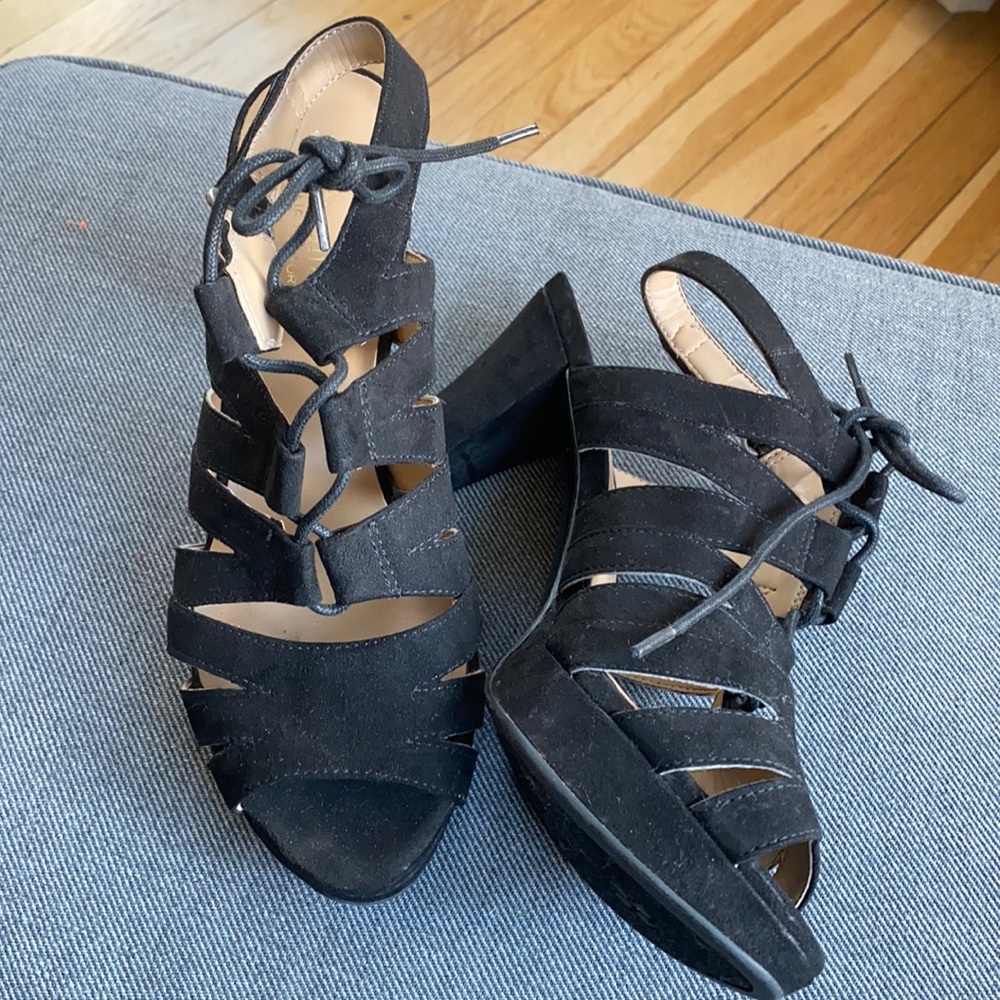 Naturalizer black women’s heels
